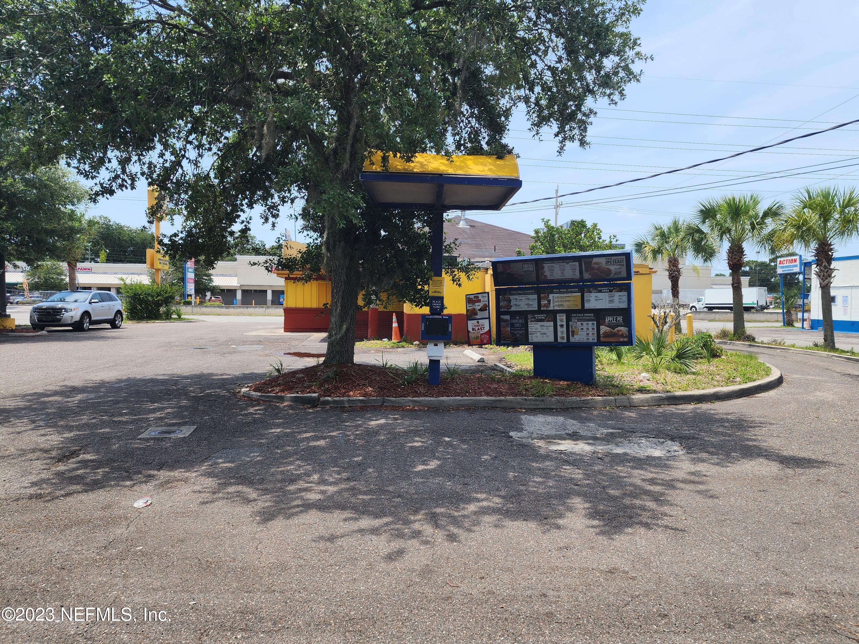 6037 Merrill Road Jacksonville, FL 32277 - Photo 4 of 4 20230619_121834