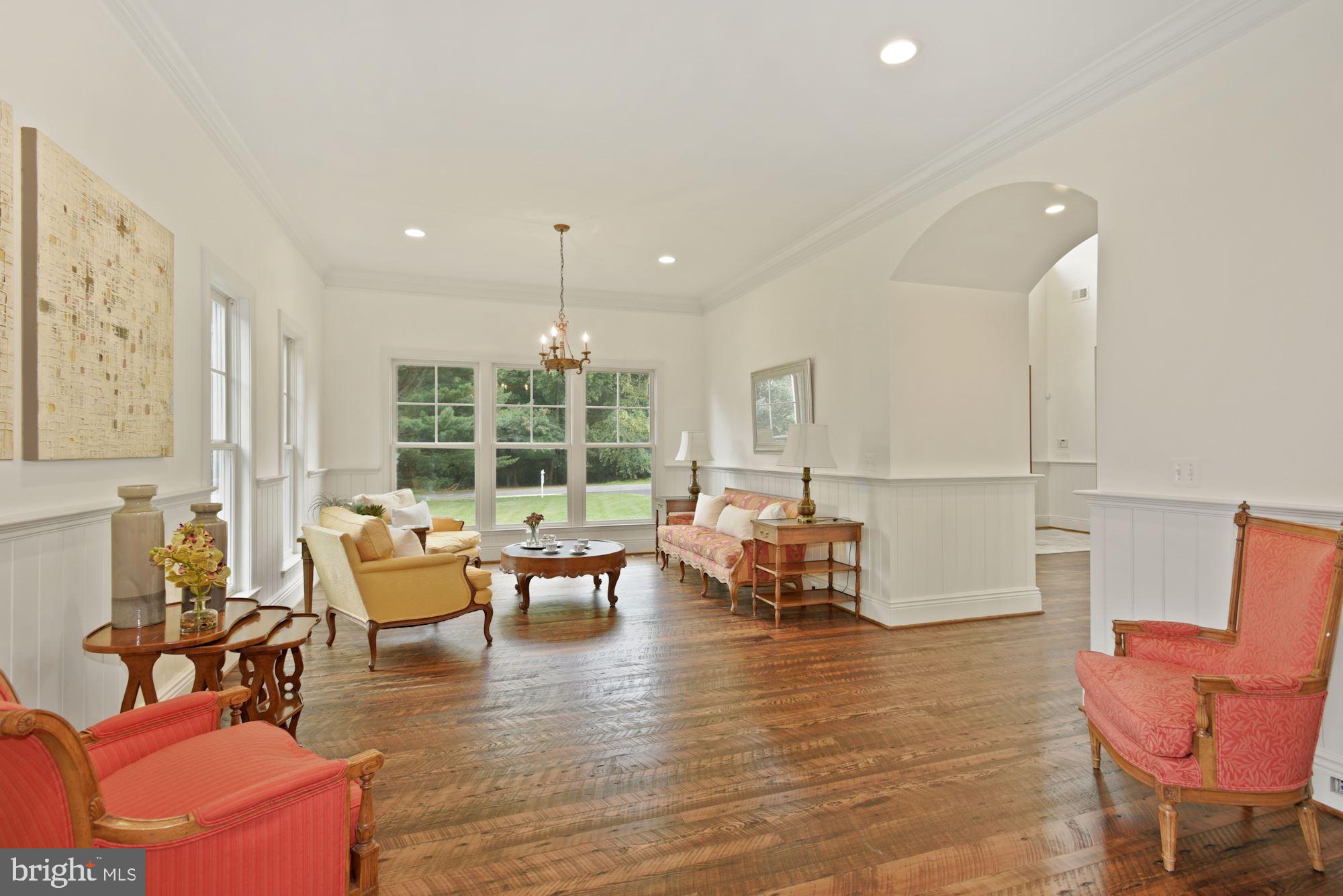 911 Challedon Road Great Falls, VA 22066 - Photo 14 of 36 Gallery Image 14