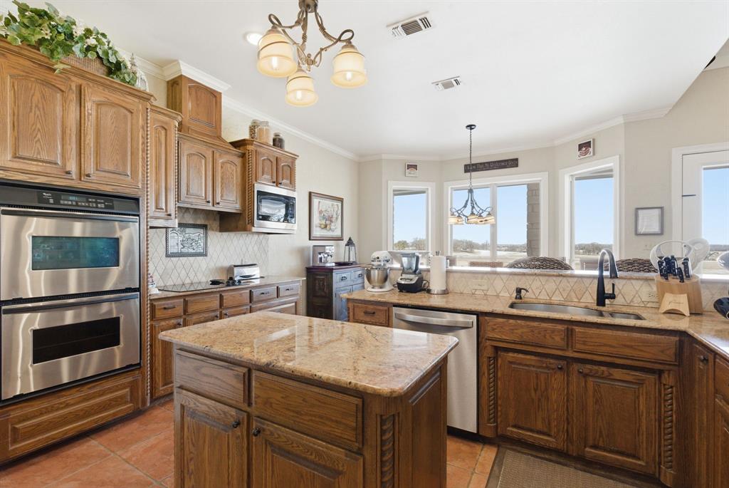3601 Springfield Road Springtown, TX 76082 - Photo 9 of 40