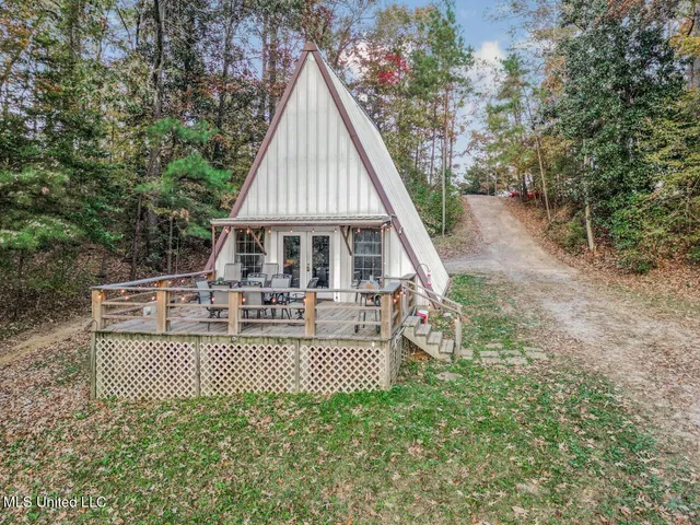 $325,000 | 118 Turkey Creek Road, Natchez, MS 39120