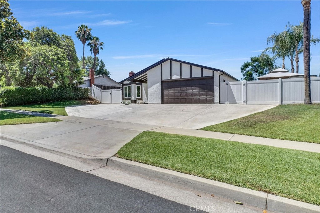 2862 Westridge Road Riverside, CA 92506 - Photo 3 of 34