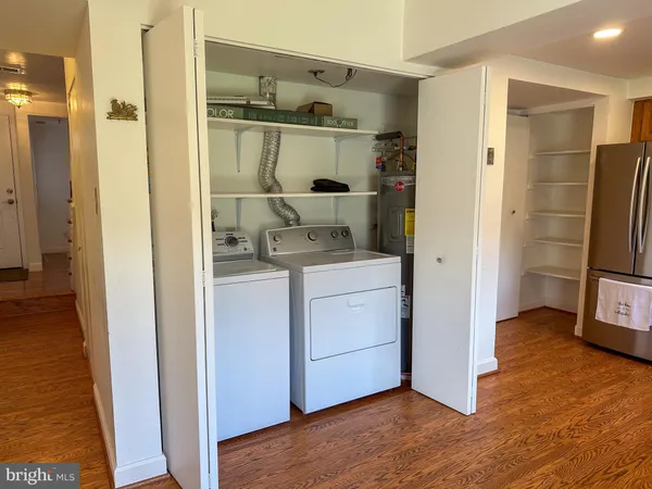 $2,700 | 13327 Schwenger Place, Herndon, VA 20170