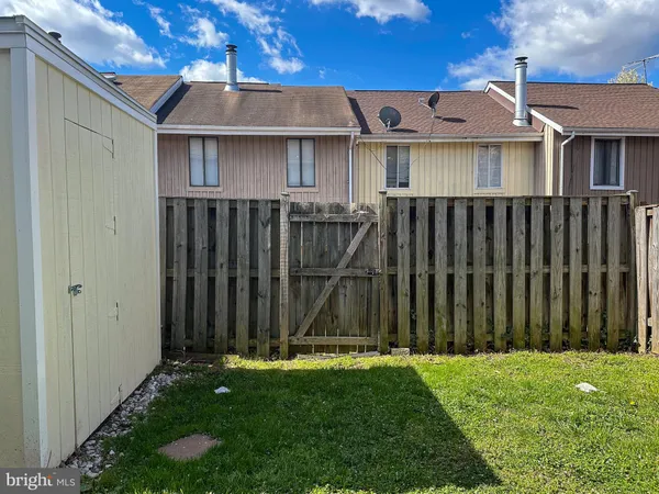 $2,700 | 13327 Schwenger Place, Herndon, VA 20170