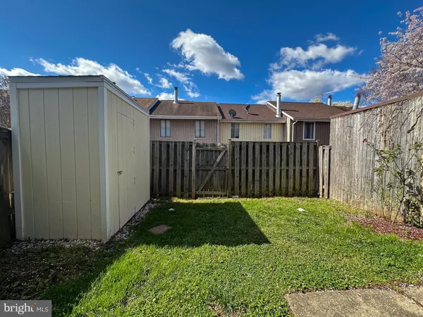 $2,700 | 13327 Schwenger Place, Herndon, VA 20170