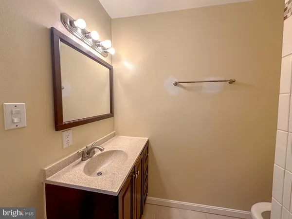 $2,700 | 13327 Schwenger Place, Herndon, VA 20170