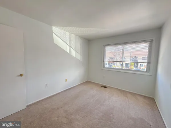 $2,700 | 13327 Schwenger Place, Herndon, VA 20170