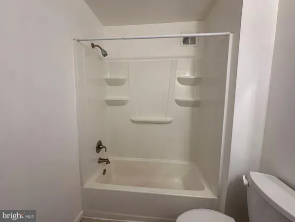 $2,700 | 13327 Schwenger Place, Herndon, VA 20170