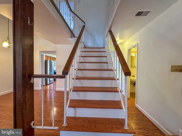 $2,700 | 13327 Schwenger Place, Herndon, VA 20170