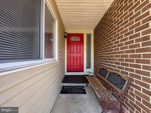 $2,700 | 13327 Schwenger Place, Herndon, VA 20170