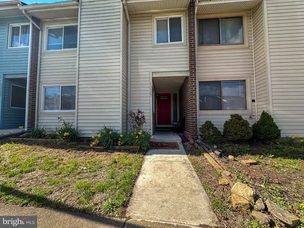 $2,700 | 13327 Schwenger Place, Herndon, VA 20170