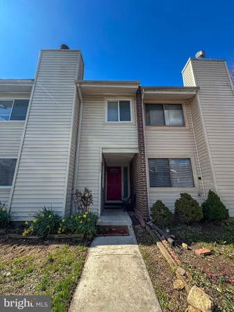 $2,700 | 13327 Schwenger Place, Herndon, VA 20170