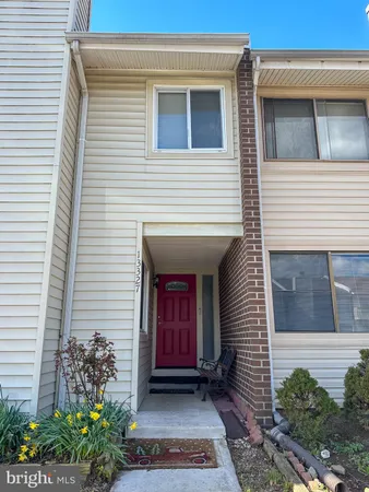 $2,700 | 13327 Schwenger Place, Herndon, VA 20170