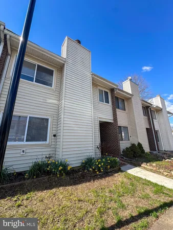 $2,700 | 13327 Schwenger Place, Herndon, VA 20170