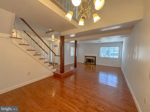 $2,700 | 13327 Schwenger Place, Herndon, VA 20170