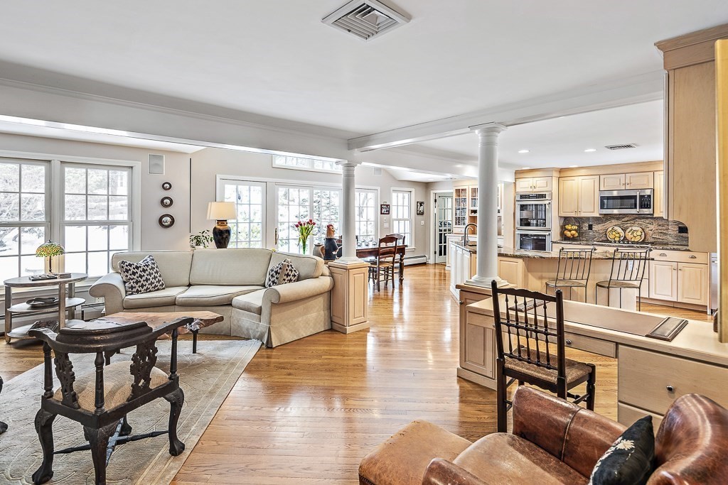 53 Littlefield Road Newton, MA 02459 - Photo 4 of 28