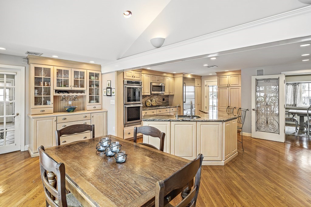 53 Littlefield Road Newton, MA 02459 - Photo 7 of 28