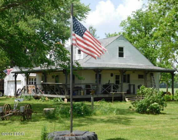 717 Gerrish Road Patoka, IL 62875 - Photo 1 of 39
