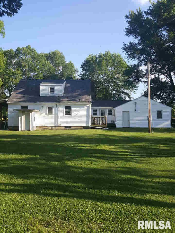 717 Gerrish Road Patoka, IL 62875 - Photo 3 of 39