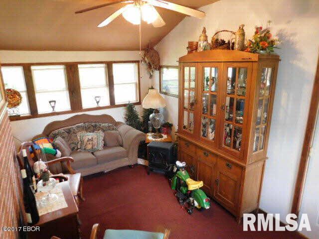 717 Gerrish Road Patoka, IL 62875 - Photo 6 of 39