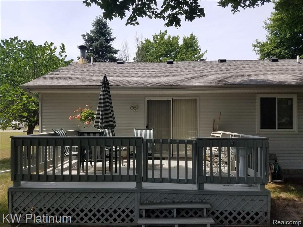 3266 Range Road Port Huron, MI 48060 - Photo 7 of 21 12X16 DECK