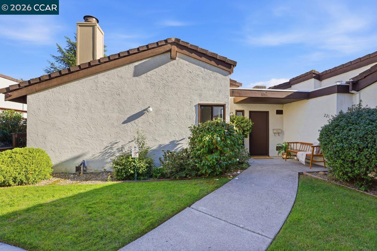 221 Tangerine Court San Ramon, CA 94583 - Photo 3 of 27 a front view of a house with garden