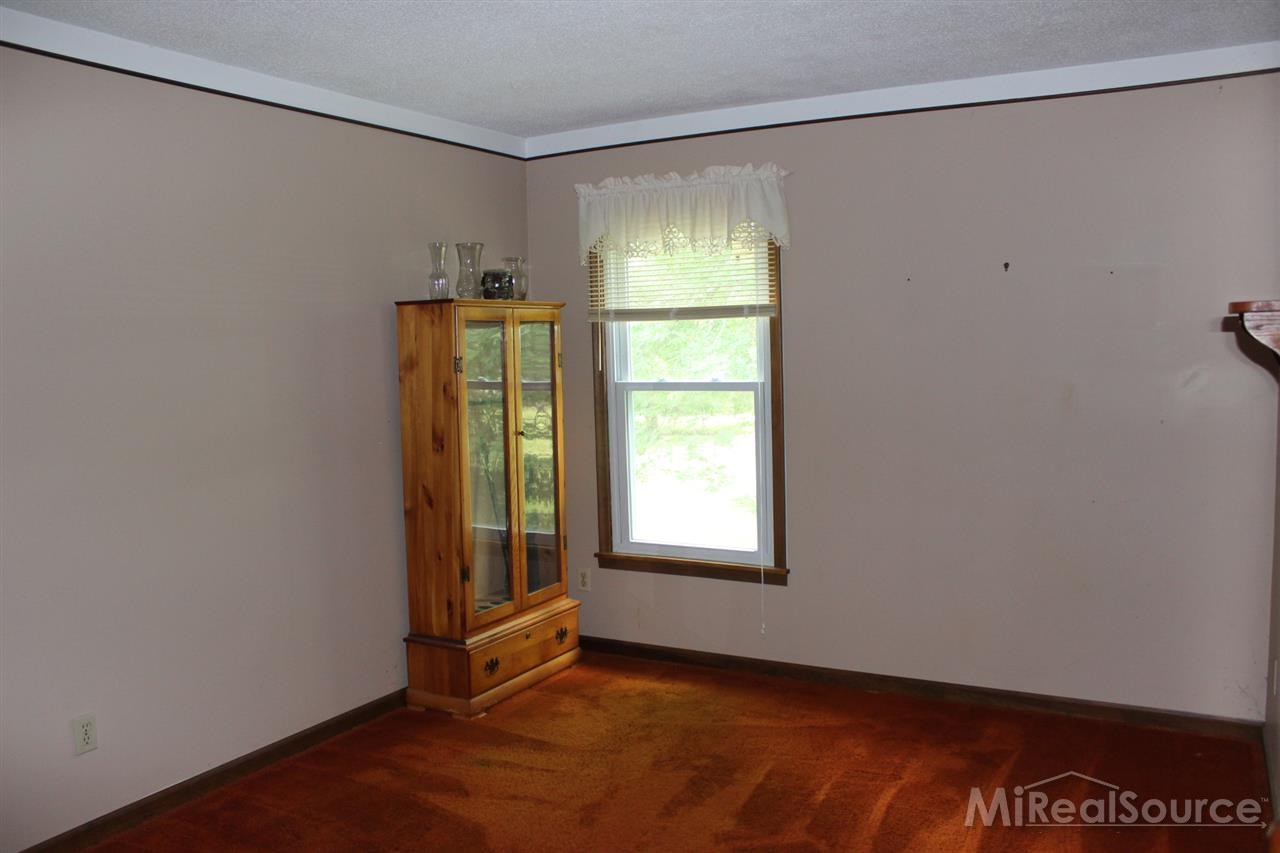 73700 McFadden Road Armada, MI 48005 - Photo 6 of 28 31205262-5.JPG