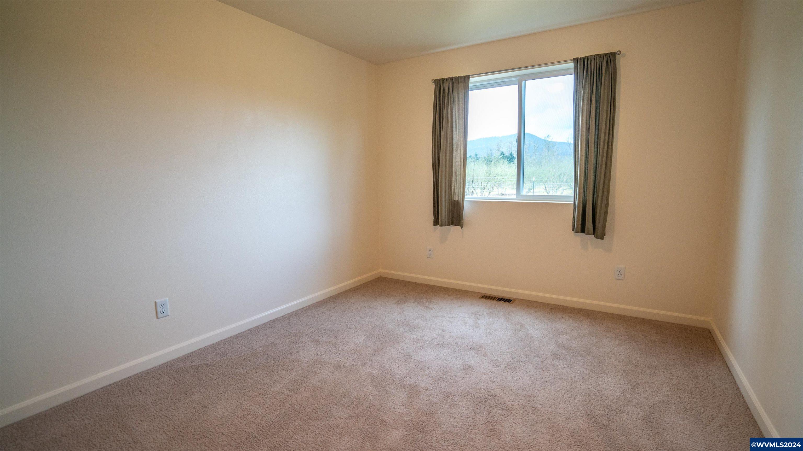 37082 Goats Road Springfield, OR 97478 - Photo 20 of 35