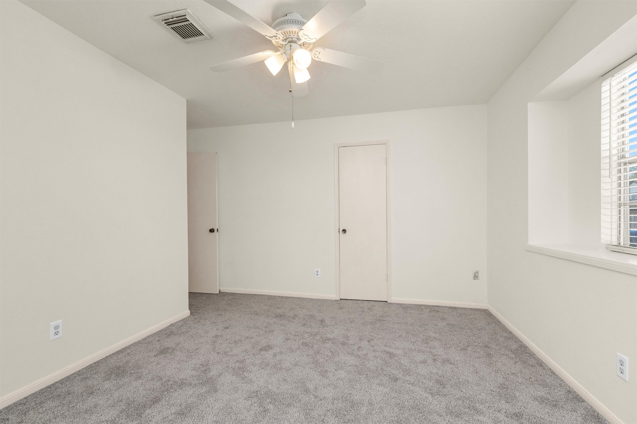 23014 Berry Pine Drive Spring, TX 77373 - Photo 23 of 29 Front bedroom