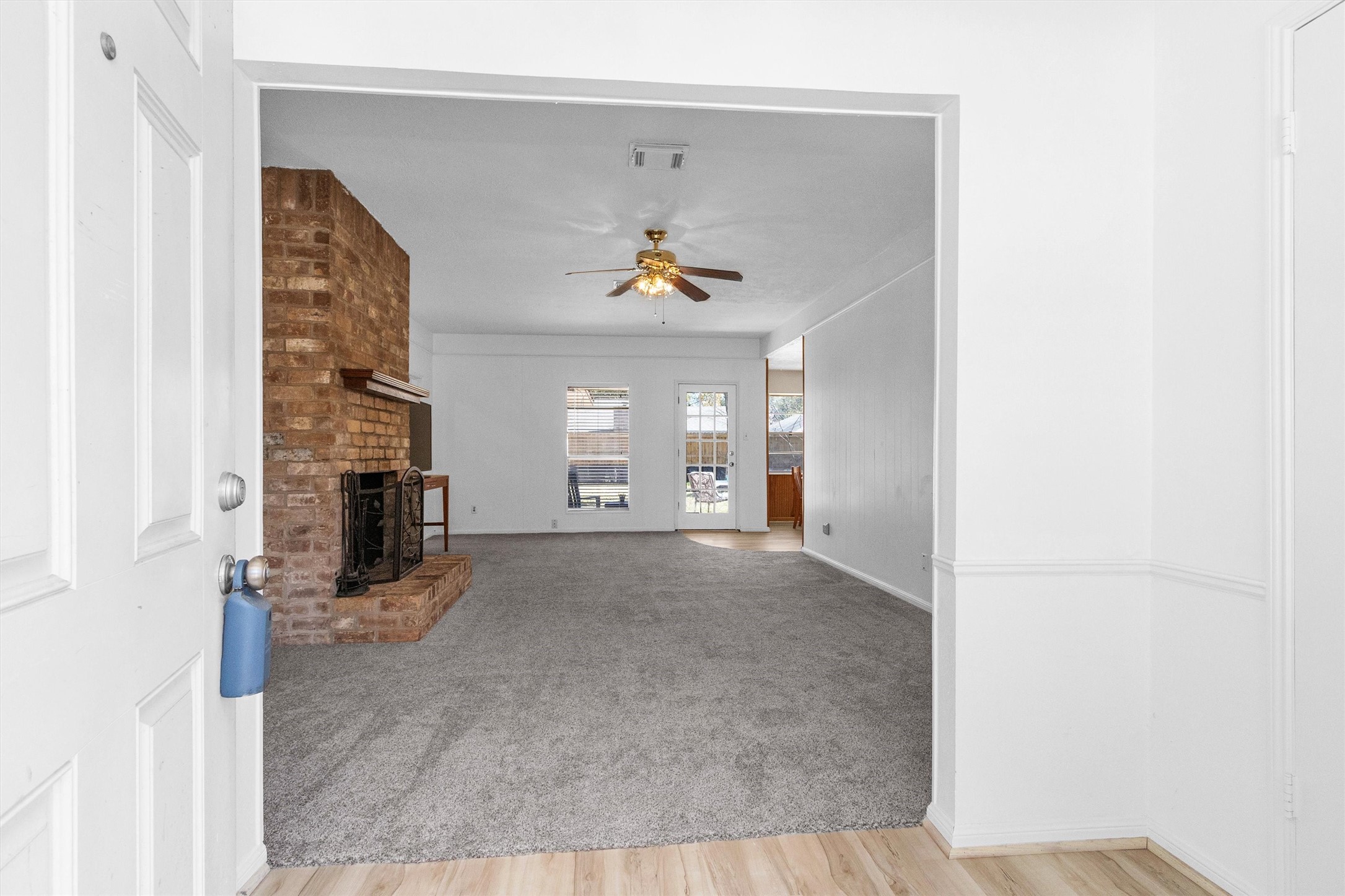 23014 Berry Pine Drive Spring, TX 77373 - Photo 4 of 29 Entry way leading into the family room.