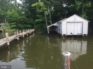 3900 Calawasse Road Edgewater, MD 21037 - Photo 3 of 24 Pier and Boathouse
