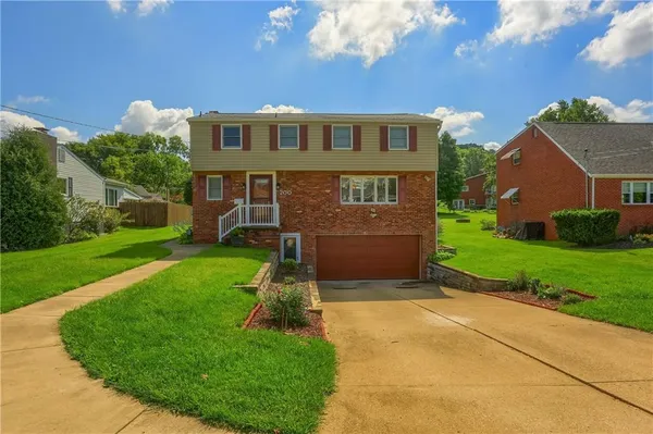 $2,500 | 200 Spartan Drive, Bethel Park, PA 15102