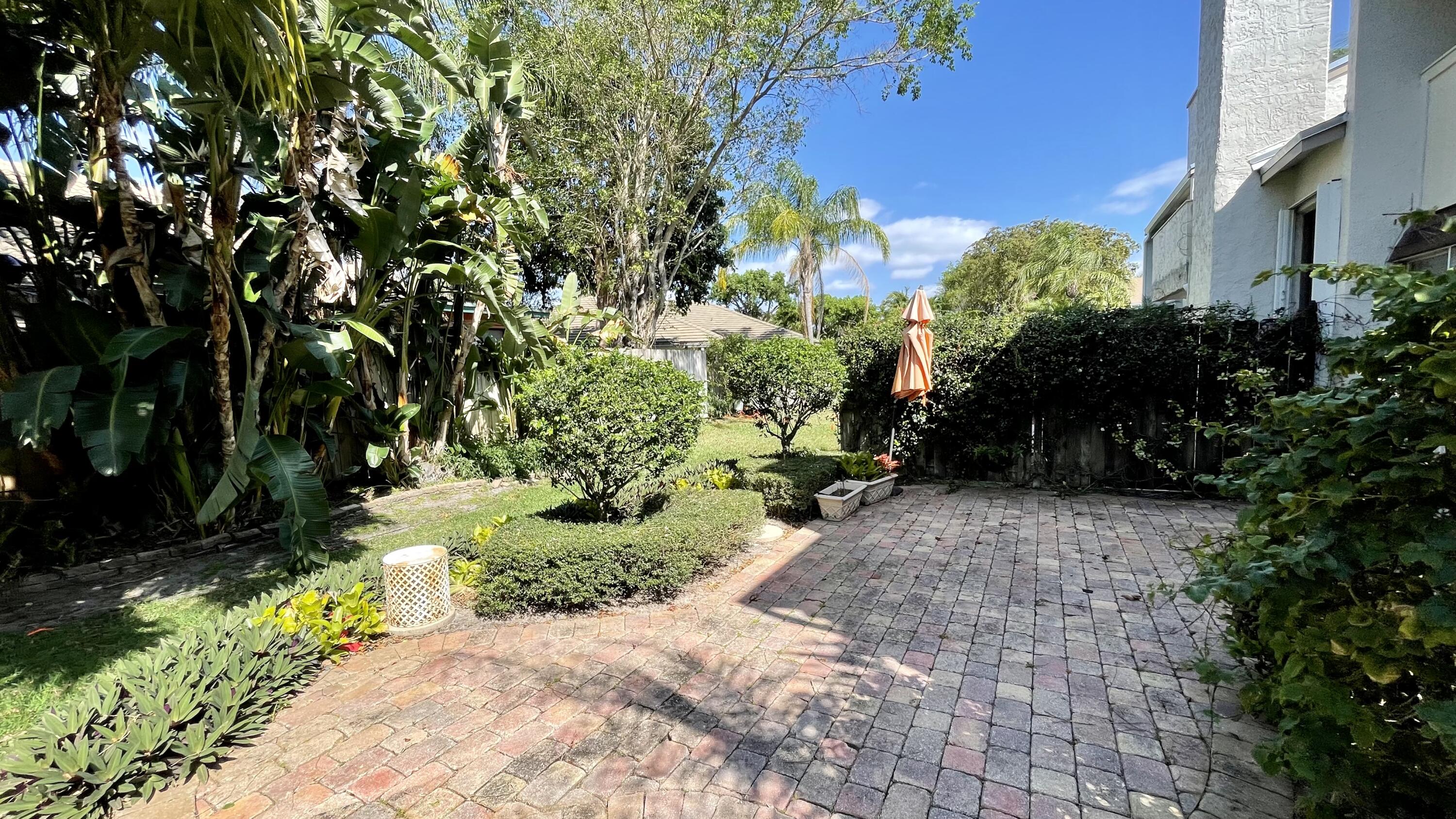 6740 Canary Palm Circle Boca Raton, FL 33433 - Photo 18 of 21 E70E717E-95BA-4FE7-9E2D-3AC956BF2882