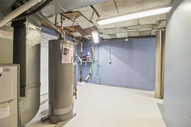 $277,900 | 207 North Paul Drive, Sibley, MO 64088