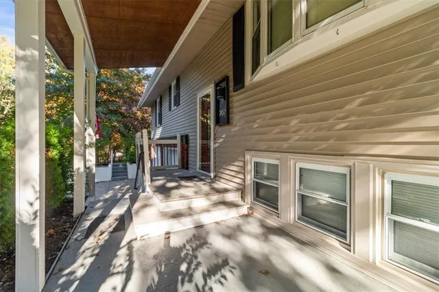 $277,900 | 207 North Paul Drive, Sibley, MO 64088