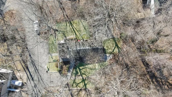 $2,100 | 7 Yucca Road, Unit LOWR, Rocky Point, NY 11778