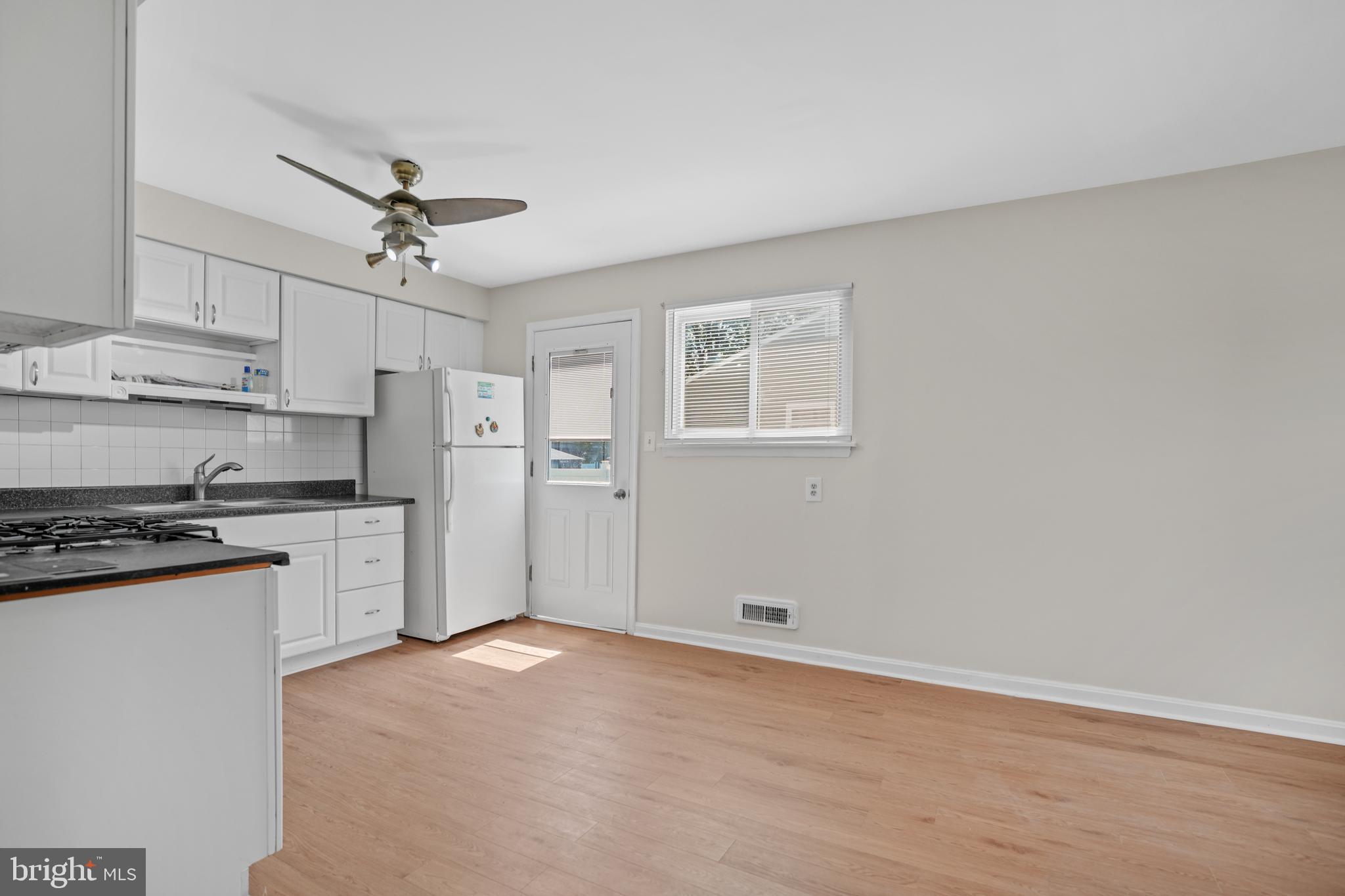3307 Wild Cherry Road Baltimore, MD 21244 - Photo 7 of 30