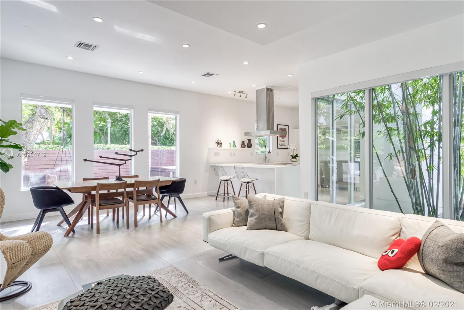 3763 Douglas Road Miami, FL 33133 - Photo 4 of 30 Gallery Image 4