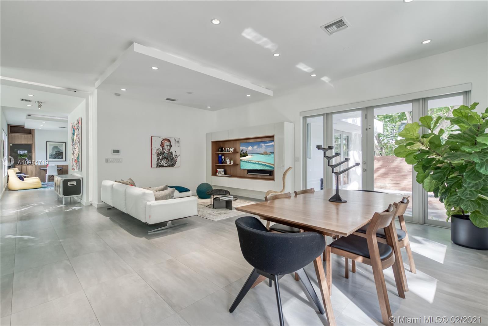 3763 Douglas Road Miami, FL 33133 - Photo 5 of 30 Gallery Image 5