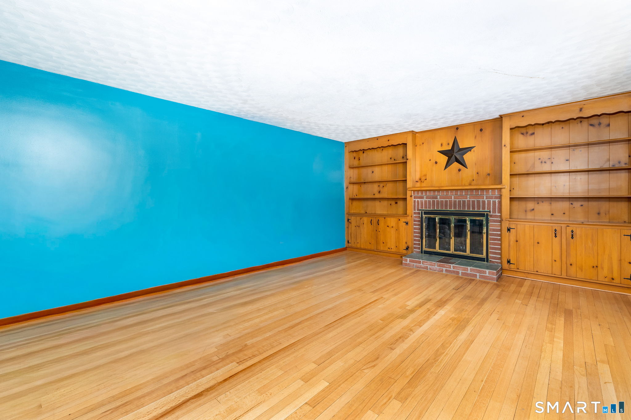 104 Driftwood Road Bristol, CT 06010 - Photo 4 of 34