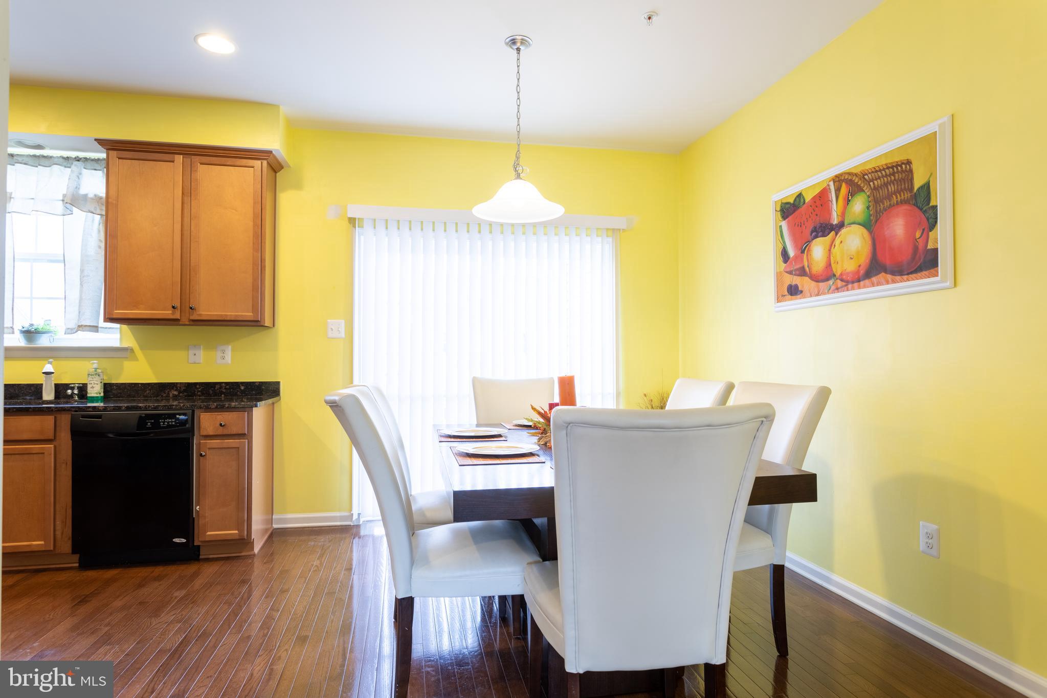 13050 Yellow Jacket Road Hagerstown, MD 21740 - Photo 8 of 22 Eat-in Kitchen