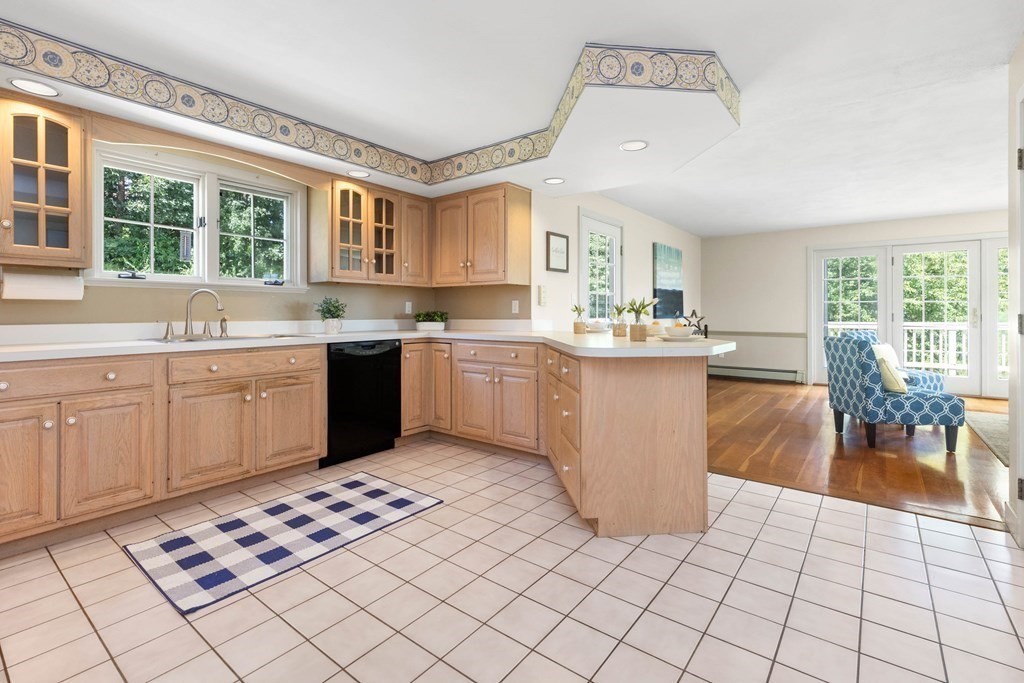 18 Little Pond Road Merrimac, MA 01860 - Photo 3 of 41