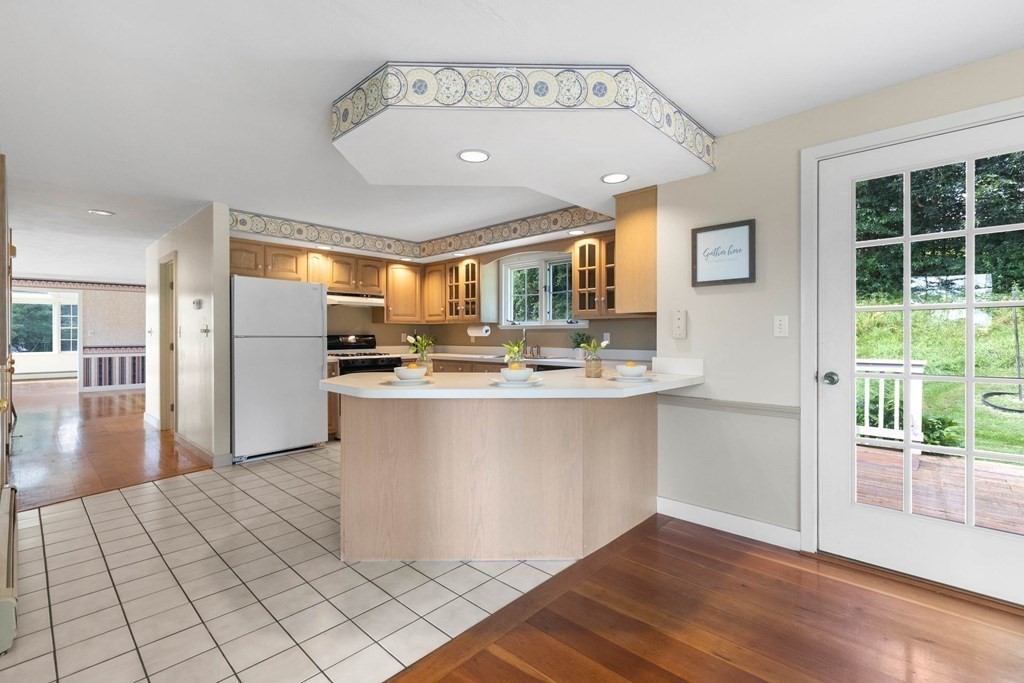 18 Little Pond Road Merrimac, MA 01860 - Photo 5 of 41