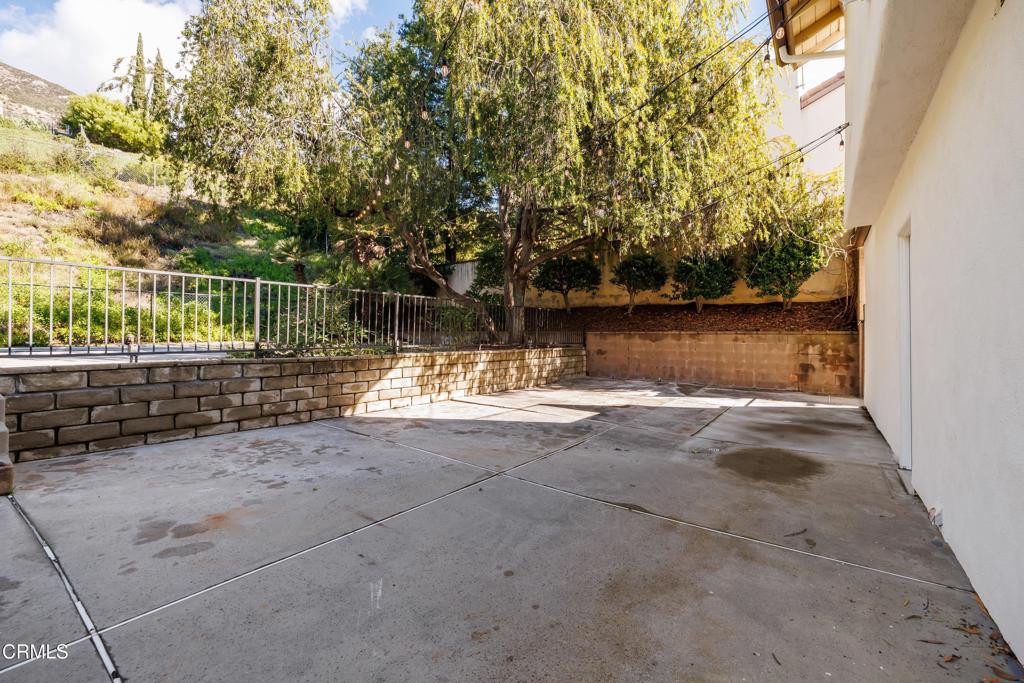 2915 Hopeton Road La Crescenta, CA 91214 - Photo 3 of 41 a view of a back yard of the house