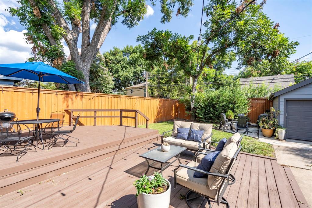 5822 Monticello Avenue Dallas, TX 75206 - Photo 23 of 24 an outdoor view with patio