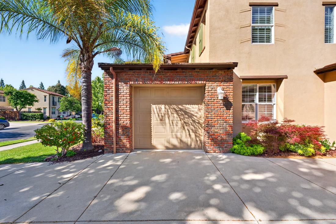 7532 Strath Place Gilroy, CA 95020 - Photo 4 of 53