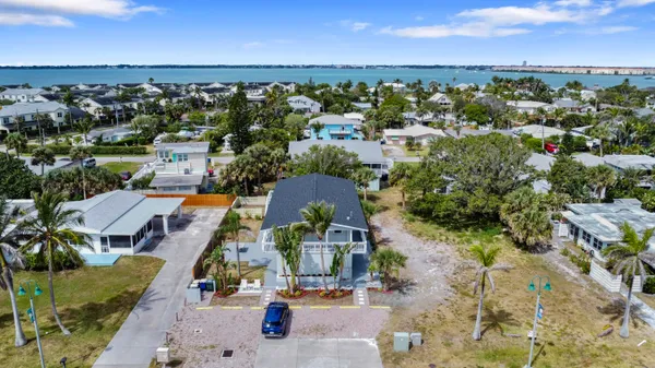 $2,100 | 1115 South Ocean Drive, Unit 3, Fort Pierce, FL 34949