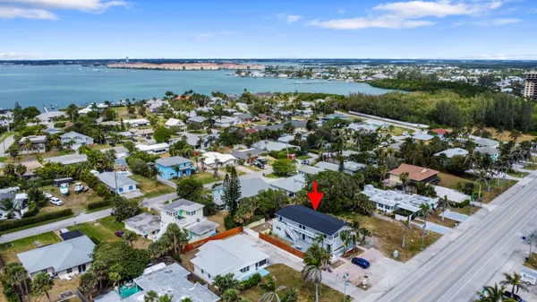 $2,100 | 1115 South Ocean Drive, Unit 3, Fort Pierce, FL 34949