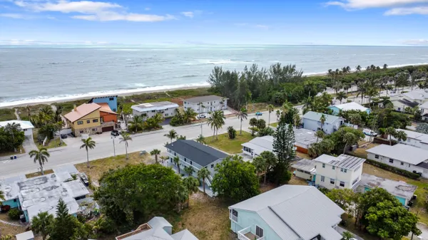 $2,100 | 1115 South Ocean Drive, Unit 3, Fort Pierce, FL 34949