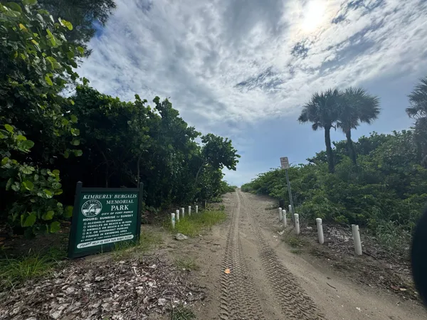 $2,100 | 1115 South Ocean Drive, Unit 3, Fort Pierce, FL 34949
