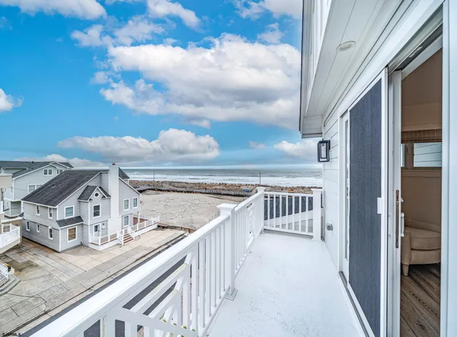 a view of a backyard with plants